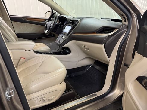 Used 2018 Lincoln MKC Select w/ Select Plus Package image 28