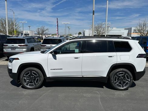 New 2026 Jeep Cherokee Laredo image 3