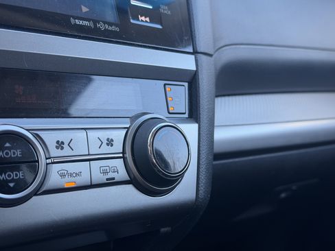 Used 2017 Subaru Outback 2.5i Premium image 7