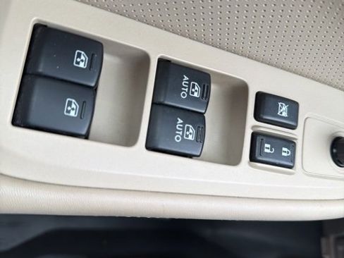 Used 2017 Subaru Outback 2.5i Limited image 23