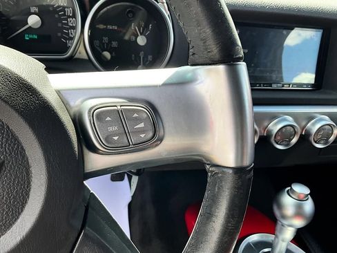 Used 2005 Chevrolet SSR w/ Preferred Equipment Group RWD image 24