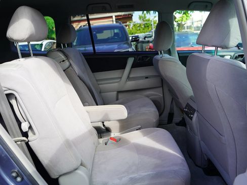 Used 2011 Toyota Highlander 2WD image 15