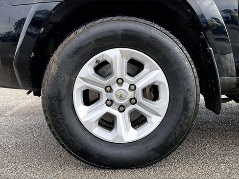 Used 2017 Toyota 4Runner SR5 Premium image 33