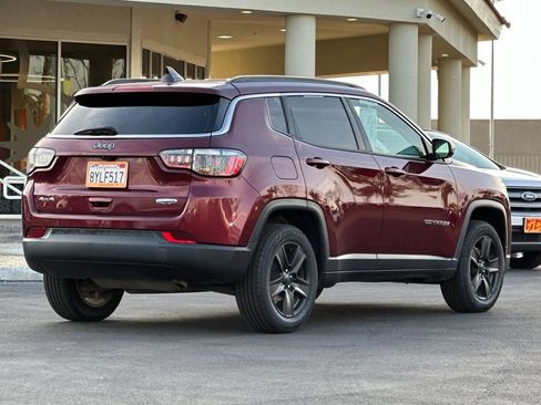 Used 2022 Jeep Compass Latitude image 4