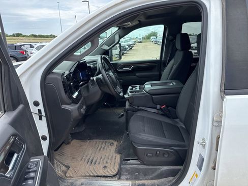 Used 2024 Chevrolet Silverado 2500 LT w/ Convenience Package image 19