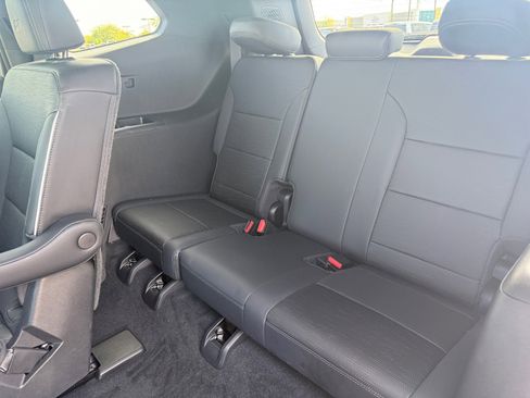 Used 2025 Buick Enclave Sport Touring w/ Power Package image 25