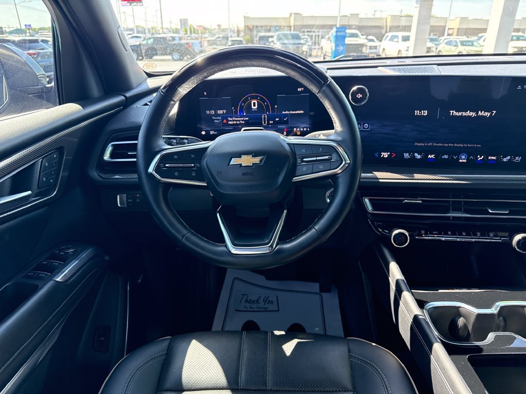Used 2025 Chevrolet Traverse High Country FWD image 16