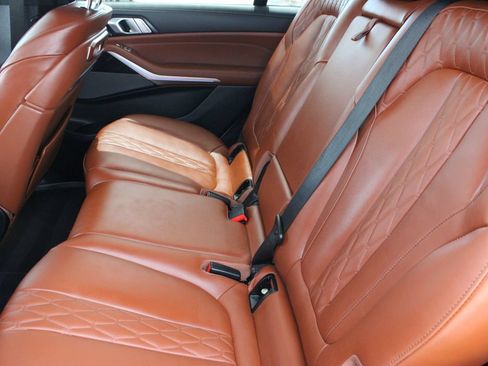 Used 2025 BMW X7 M60i AWD/4WD image 21