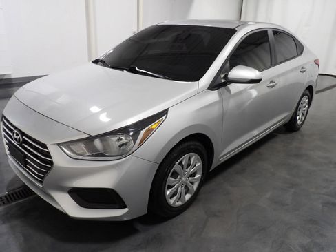 Used 2020 Hyundai Accent SE FWD image 3
