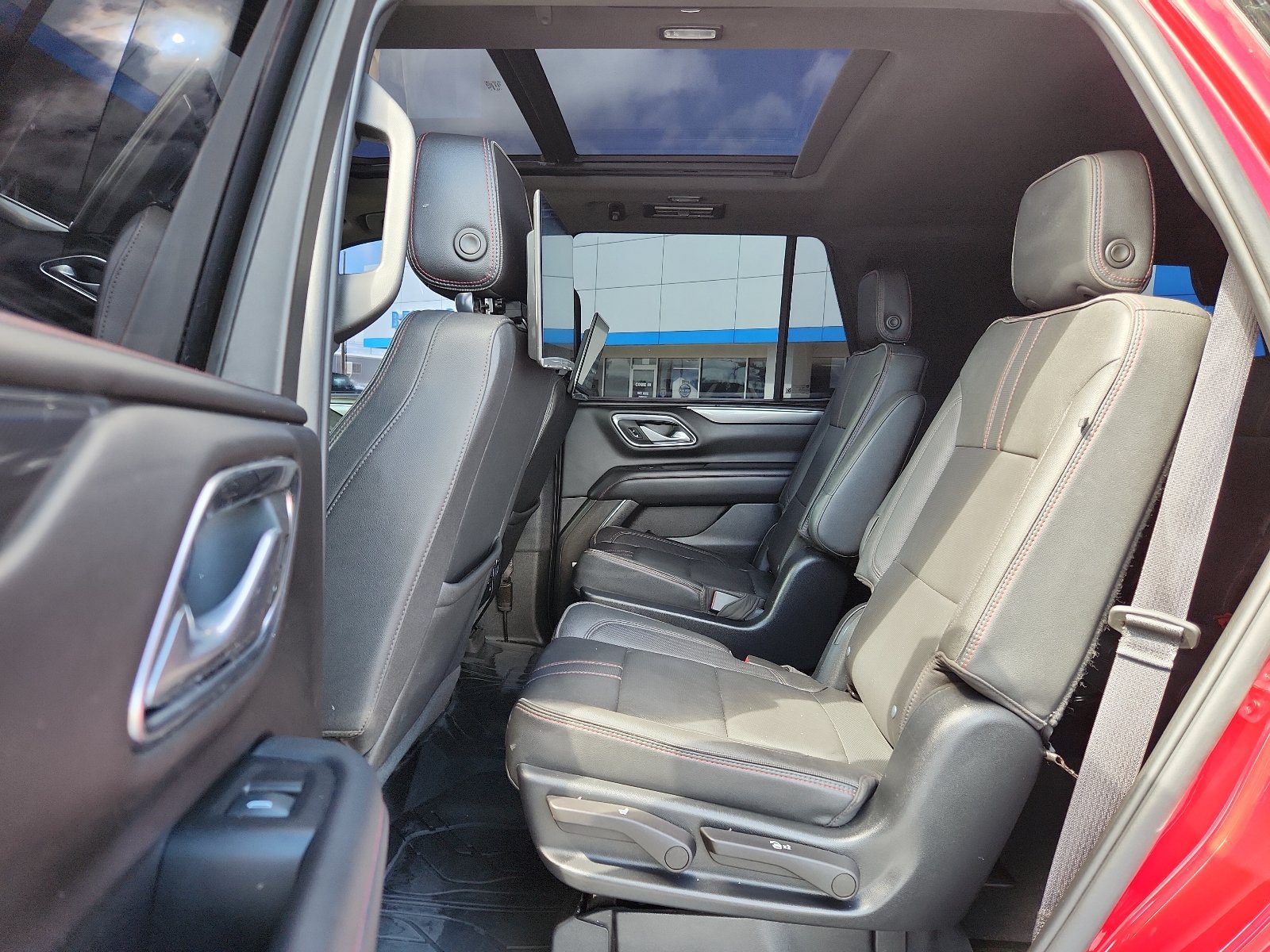 Used 2023 Chevrolet Tahoe RST w/ Luxury Package AWD/4WD image 12