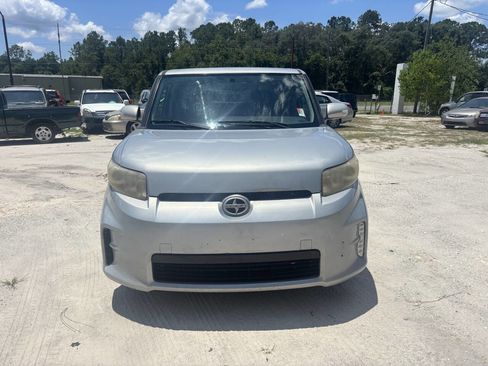 Used 2013 Scion xB image 2