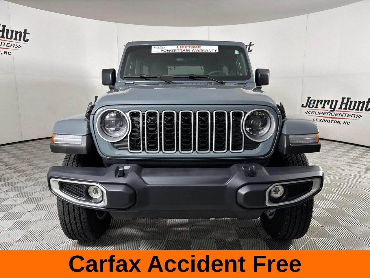 Used 2026 Jeep Wrangler Unlimited Sahara AWD/4WD image 3