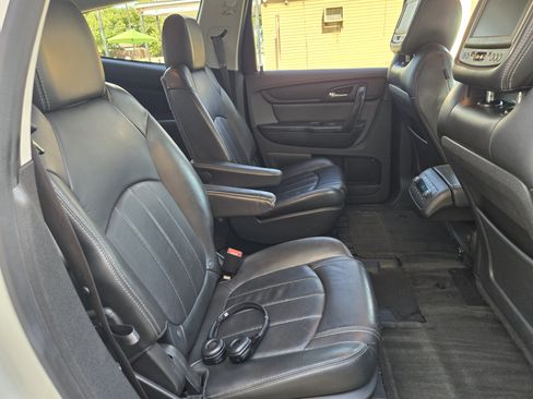 Used 2015 Chevrolet Traverse LTZ FWD image 12