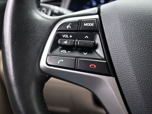 Used 2017 Hyundai Elantra Value Edition image 17