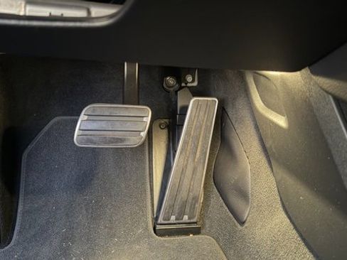 Used 2015 Porsche 911 Carrera image 22