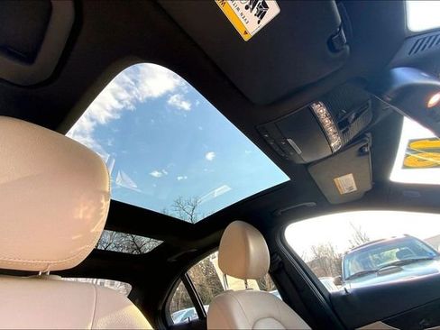 Used 2018 Mercedes-Benz C 300 4MATIC Sedan image 11