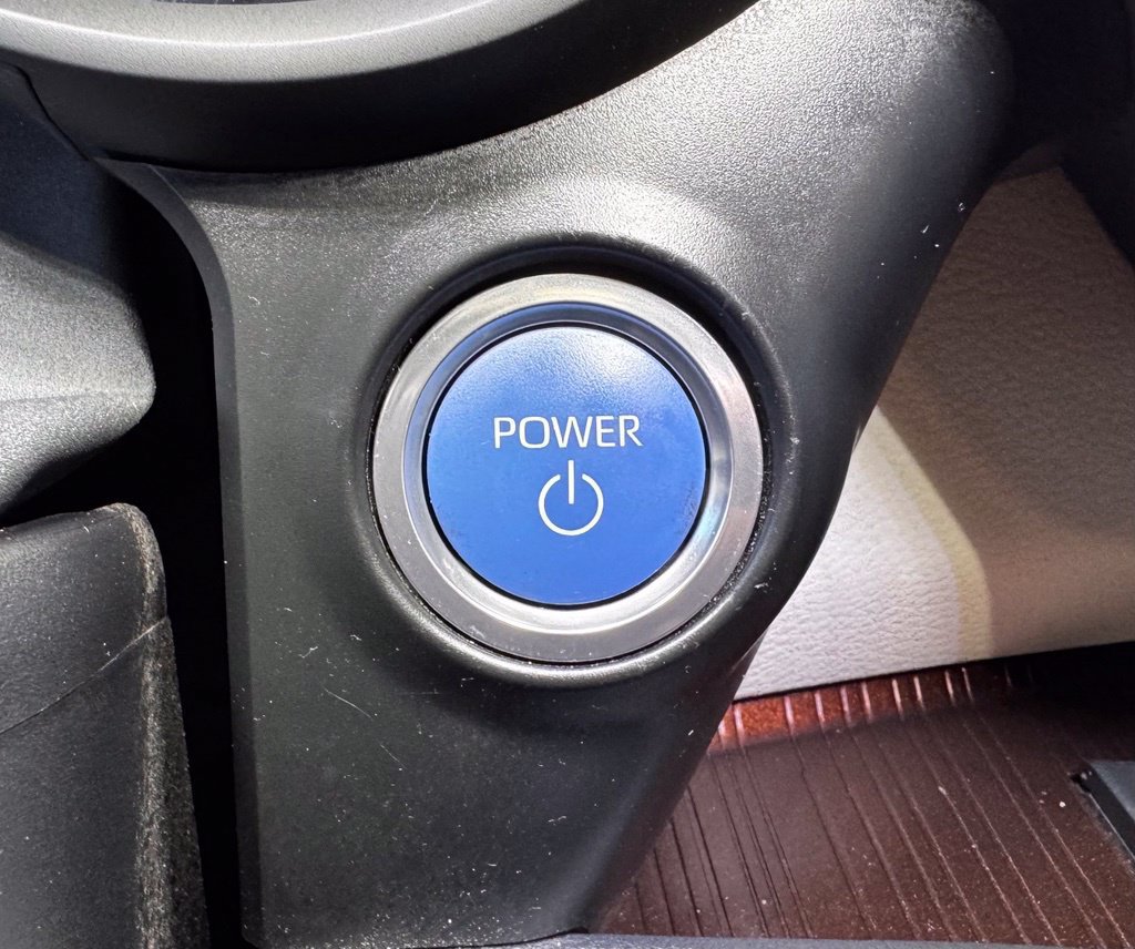 Certified 2024 Toyota Sienna XLE FWD image 29