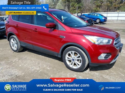 Used 2017 Ford Escape SE w/ Equipment Group 201A image 5