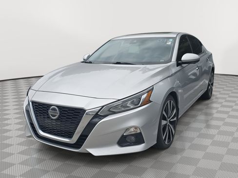 Used 2020 Nissan Altima 2.5 Platinum AWD/4WD image 2