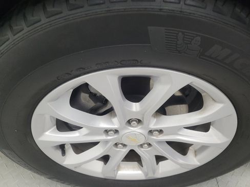 Used 2020 Chevrolet Equinox LT w/ LPO, Floor Liner Package image 31