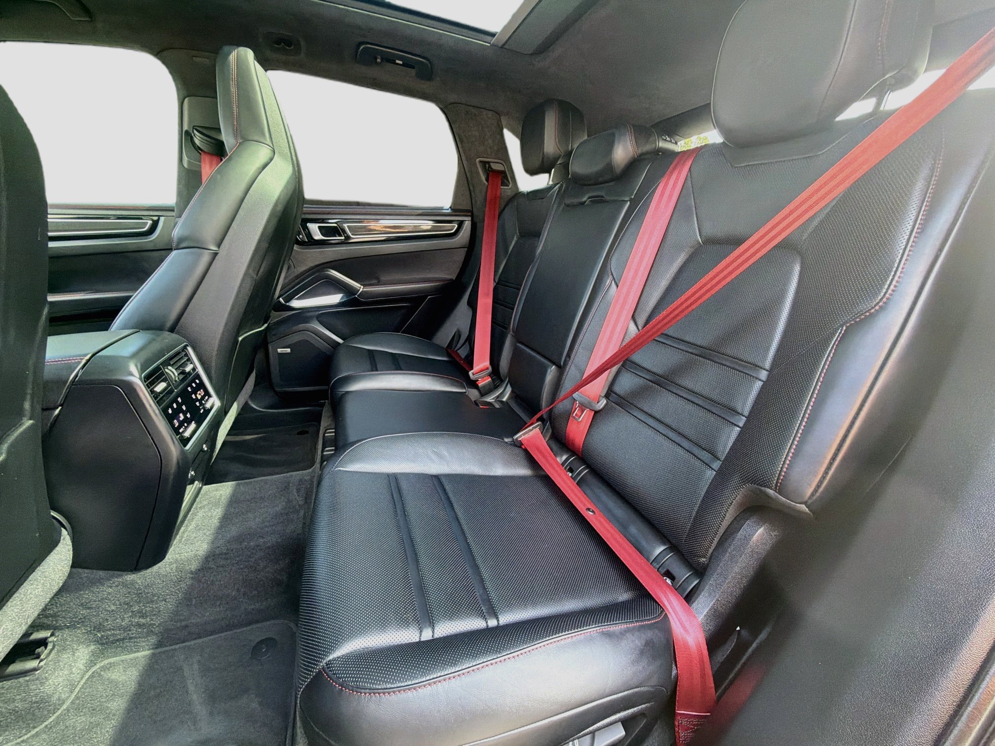 Used 2023 Porsche Cayenne Turbo AWD/4WD image 22