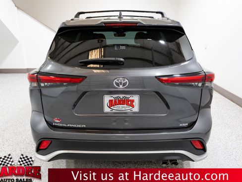 Used 2023 Toyota Highlander XSE image 4