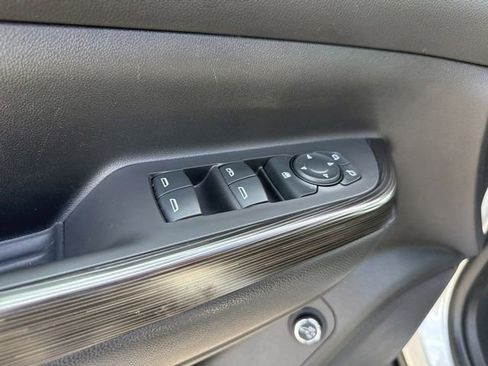 Used 2019 GMC Acadia SLT AWD/4WD image 26