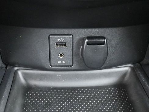 Used 2015 Nissan Rogue SV image 24