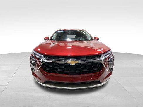Certified 2025 Chevrolet Trax LT FWD image 7