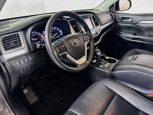 Used 2015 Toyota Highlander XLE AWD/4WD image 9