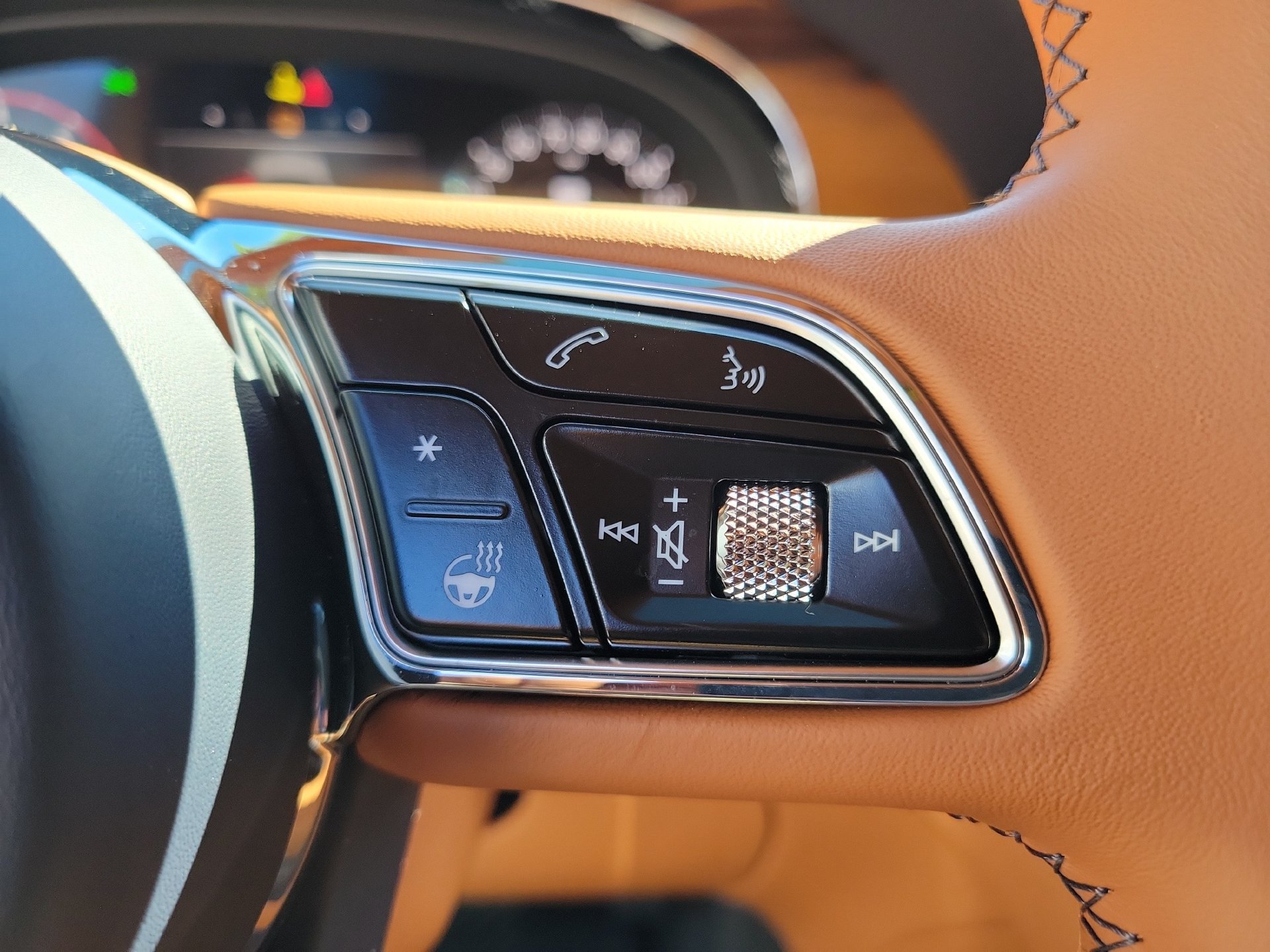 Certified 2025 Bentley Bentayga Extended Wheelbase AWD/4WD image 31