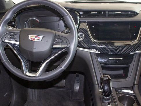 Certified 2024 Cadillac XT6 Premium Luxury image 17