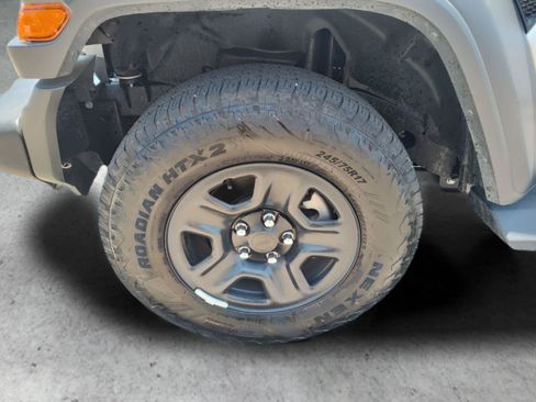 Used 2024 Jeep Wrangler Unlimited Sport AWD/4WD image 14