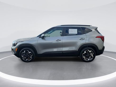 Used 2024 Kia Seltos EX FWD image 7