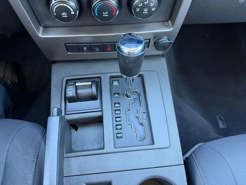 Used 2012 Jeep Liberty Sport image 17