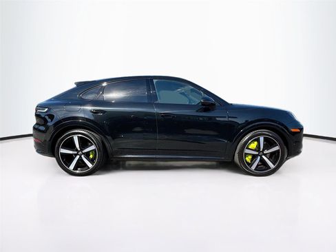 Used 2025 Porsche Cayenne Turbo image 21