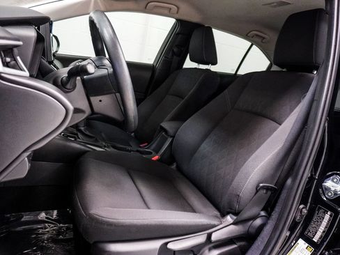 Used 2025 Toyota Corolla LE FWD image 6