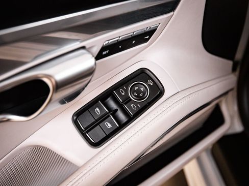 Certified 2024 Porsche 718 Boxster S RWD image 22