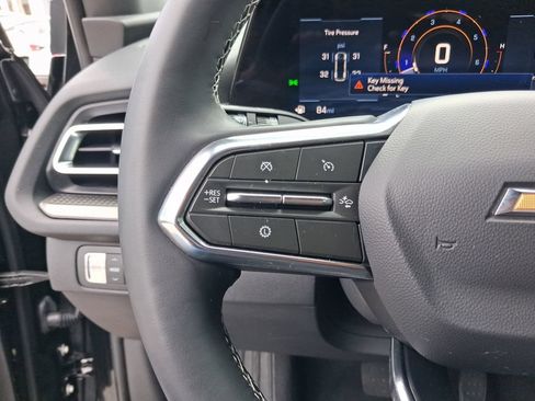 Used 2025 Chevrolet Traverse LT FWD image 19