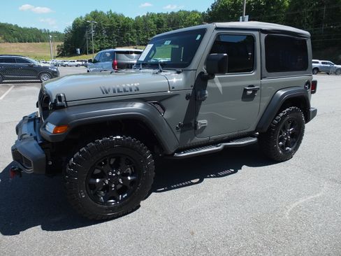 Used 2022 Jeep Wrangler Sport AWD/4WD image 6