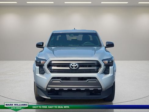 Used 2025 Toyota Tacoma SR AWD/4WD image 9