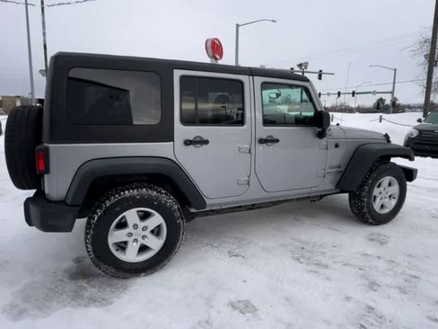 Used 2018 Jeep Wrangler Unlimited Sport S AWD/4WD image 9