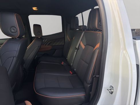 Used 2024 GMC Canyon AT4 w/ Technology Package AWD/4WD image 17