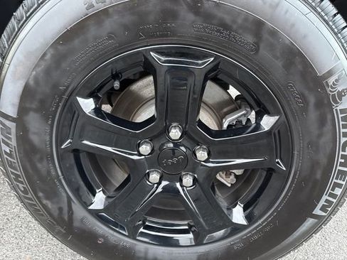 Used 2021 Jeep Wrangler Unlimited Sport image 14