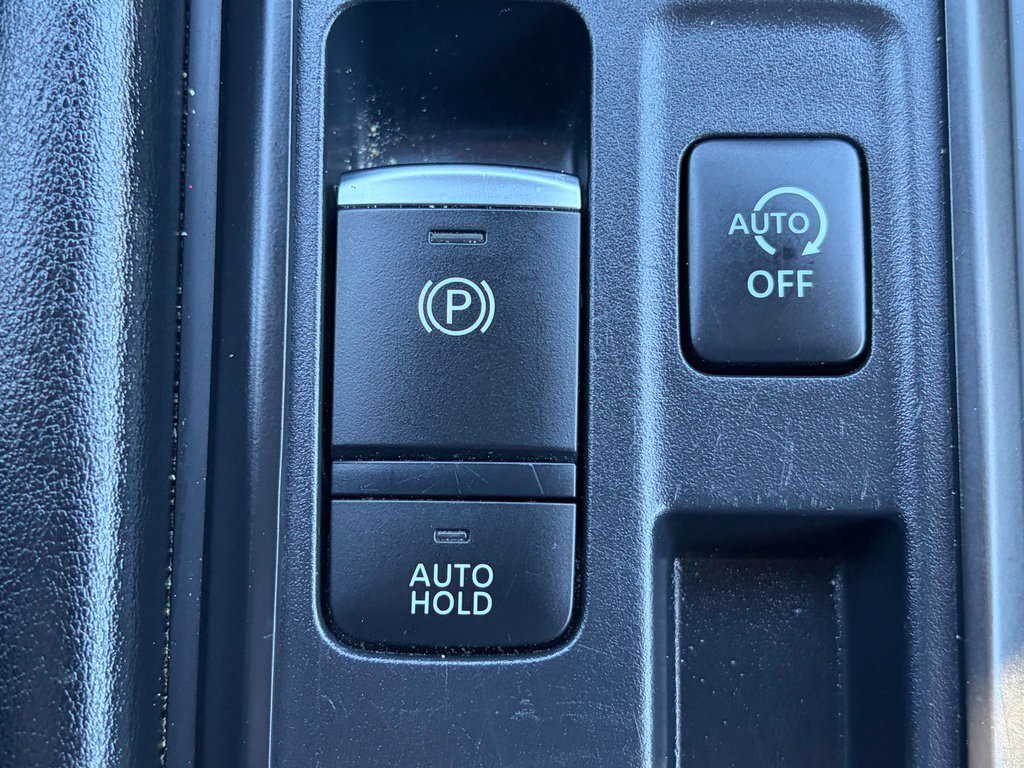 Used 2023 Nissan Pathfinder S FWD image 29