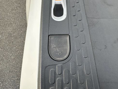 Used 2022 Rivian R1T Launch Edition image 7