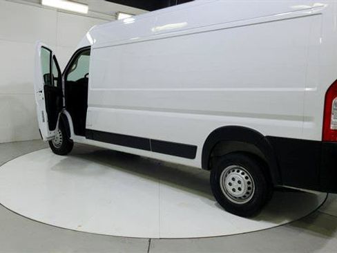 Used 2025 RAM ProMaster 2500 w/ Convenience Group FWD image 12