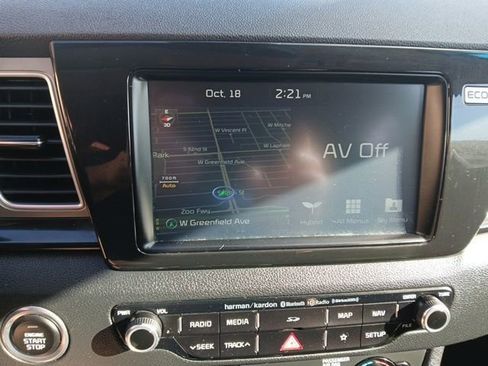 Used 2019 Kia Niro Touring image 16