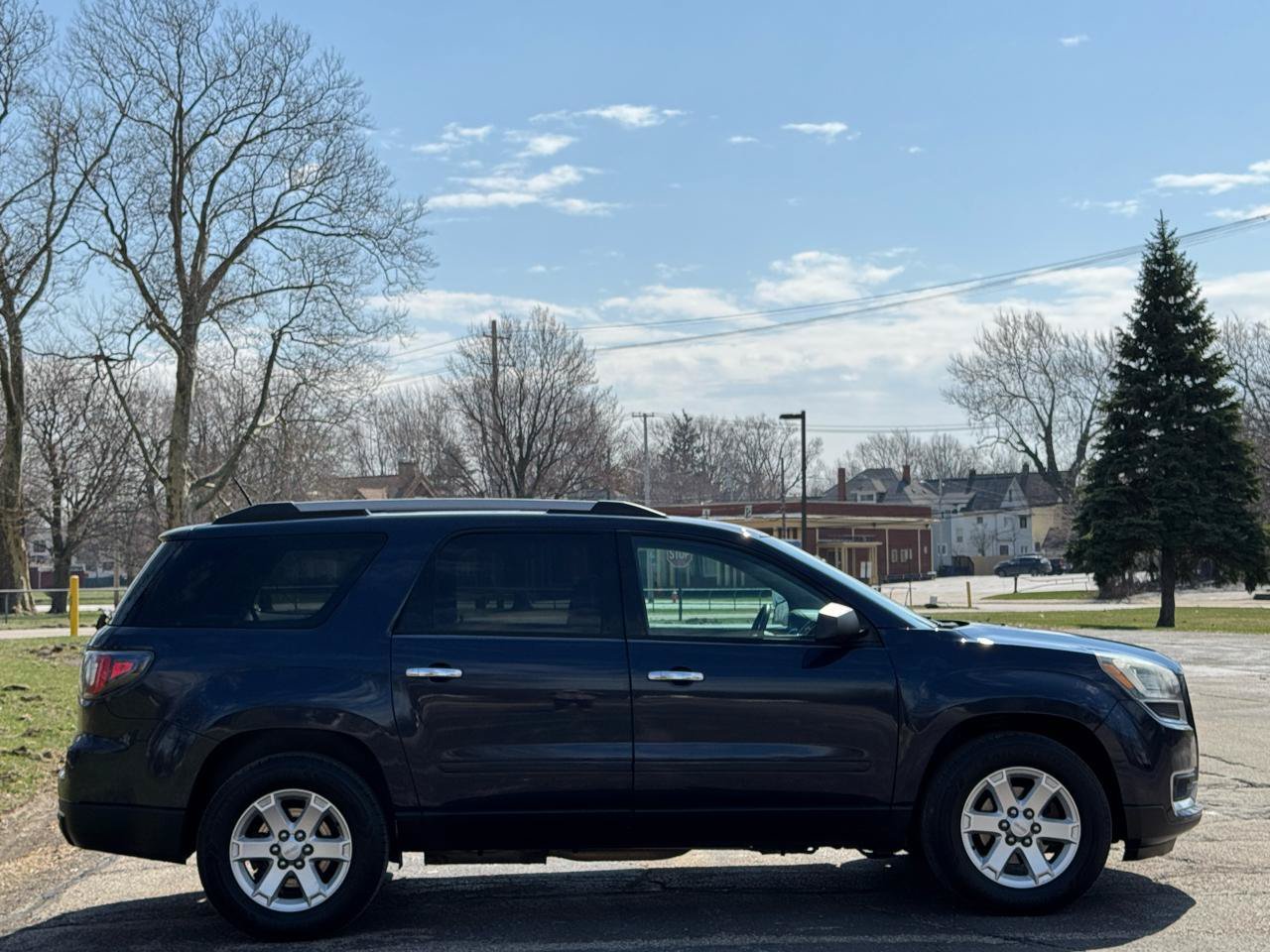 Used 2016 GMC Acadia SLE AWD/4WD image 9