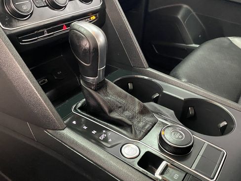 Used 2018 Volkswagen Atlas SE image 28